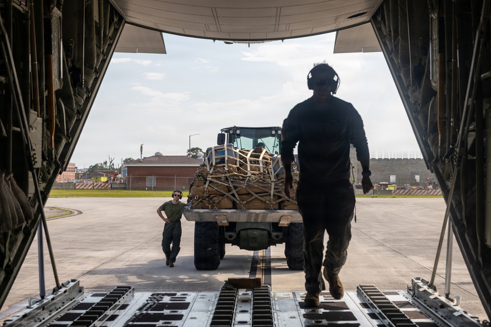 LCF-24 departs for disaster assistance to the people of Venezuela