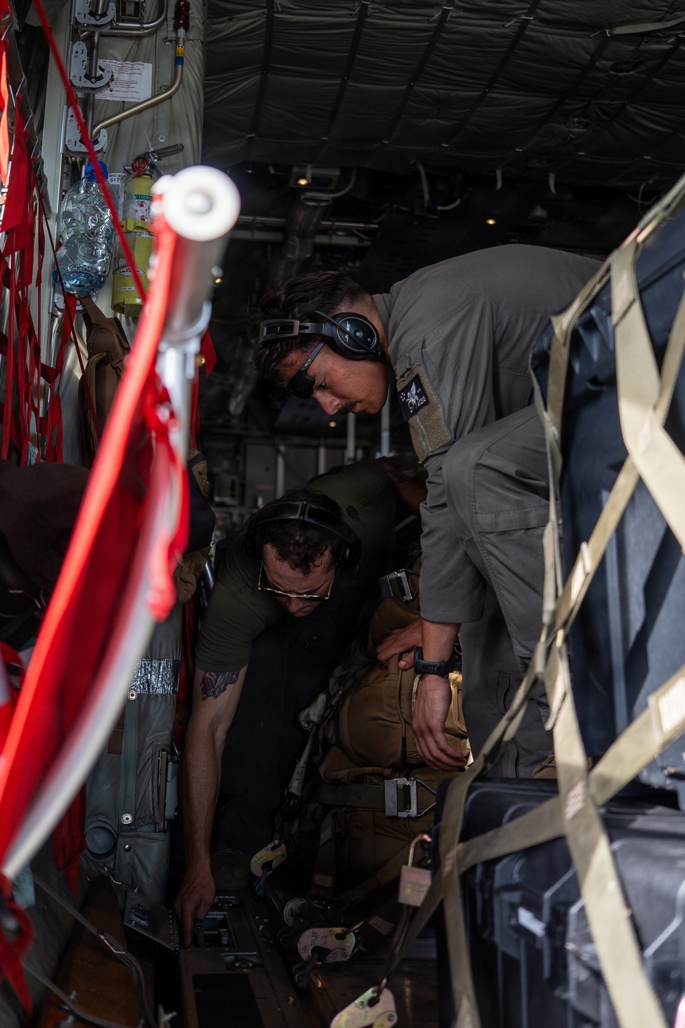 LCF-24 departs for disaster assistance to the people of Venezuela