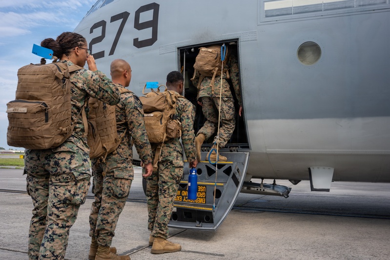 LCF-24 departs for disaster assistance to the people of Venezuela