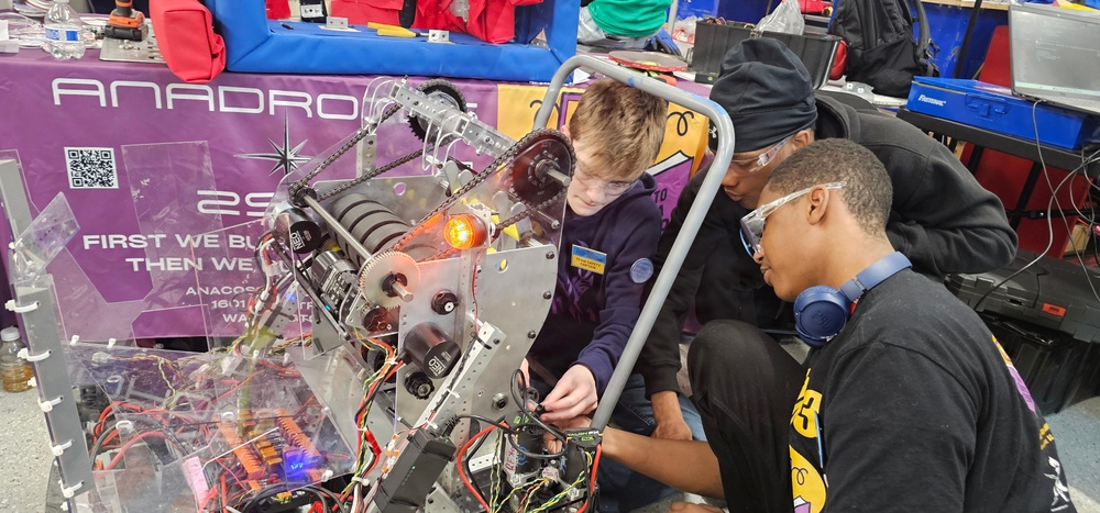 PAE SSP STEM Volunteer Supports Anacostia High School Robotics Team