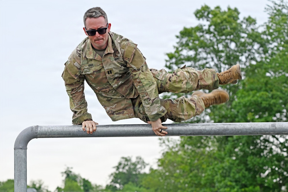 U.S. Army Reserve Command Instructors Demonstrate Hurdle Techniques at JB MDL