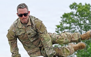 U.S. Army Reserve Command Instructors Demonstrate Hurdle Techniques at JB MDL