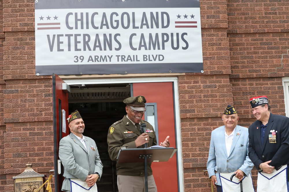 RETIRED ILLINOIS ARMY NATIONAL GUARD OFFICER BRINGS TOGETHER COMMUNITY TO PRESERVE MILITARY HISTORY, STRENGTHEN SUPPORT FOR VETERANS
