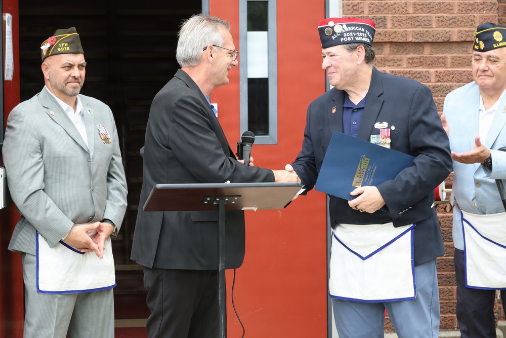 RETIRED ILLINOIS ARMY NATIONAL GUARD OFFICER BRINGS TOGETHER COMMUNITY TO PRESERVE MILITARY HISTORY, STRENGTHEN SUPPORT FOR VETERANS