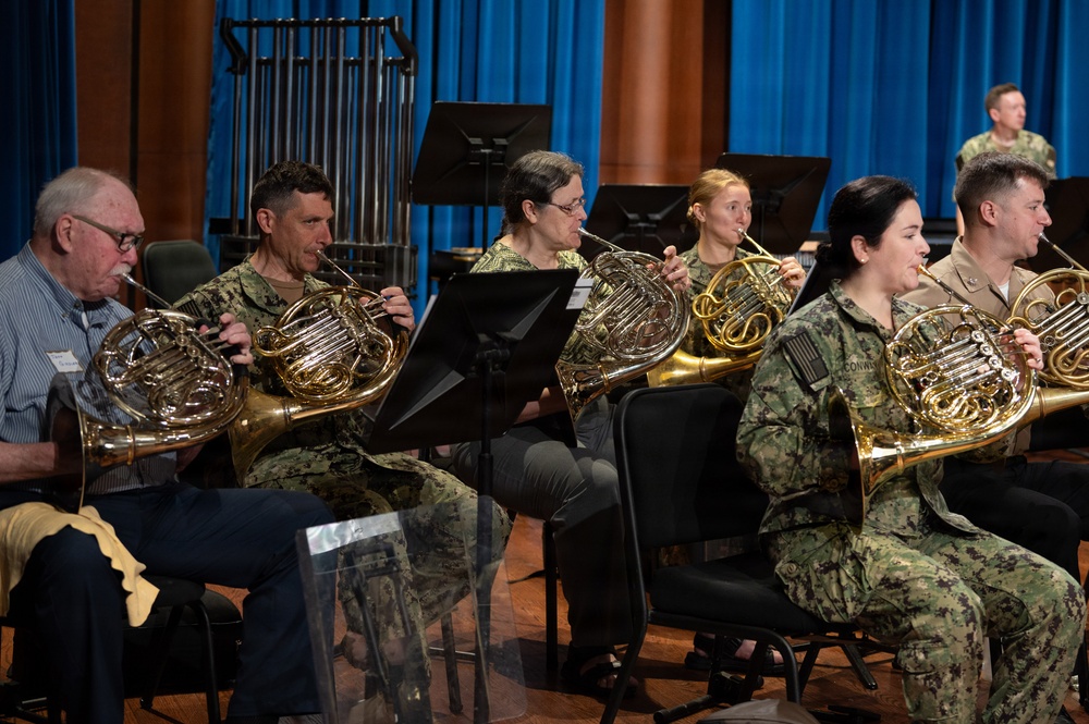 US Navy Band Hosts Alumni Day