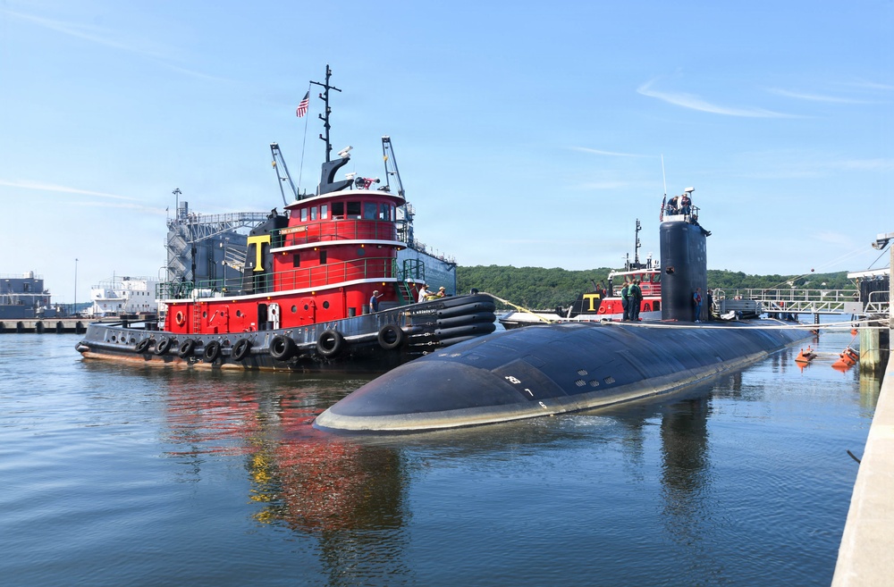 USS Albany (SSN 753) Goes Underway After Maintenance Period