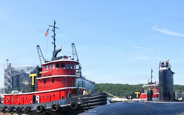 USS Albany (SSN 753) Goes Underway After Maintenance Period