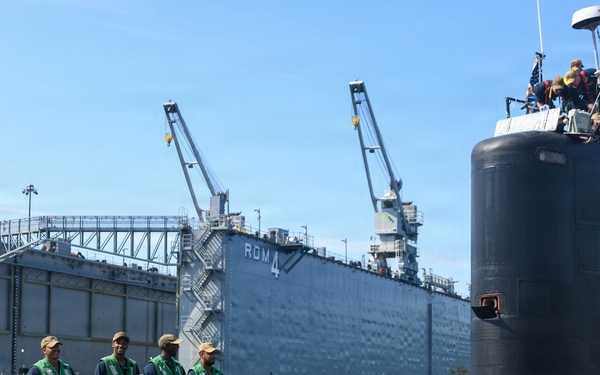 USS Albany (SSN 753) Goes Underway After Maintenance Period