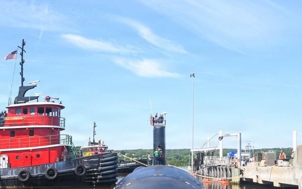 USS Albany (SSN 753) Goes Underway After Maintenance Period