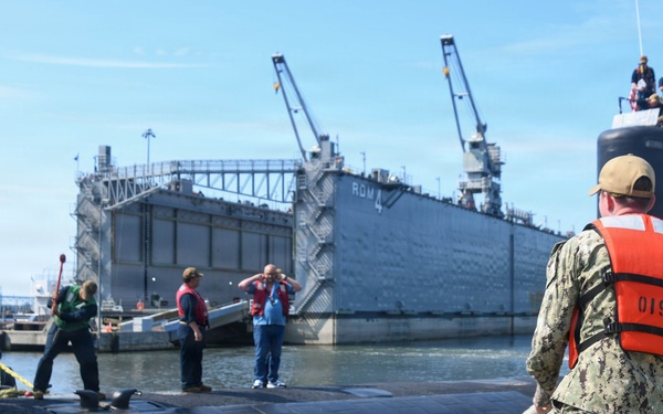 USS Albany (SSN 753) Goes Underway After Maintenance Period