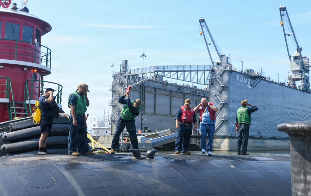 USS Albany (SSN 753) Goes Underway After Maintenance Period