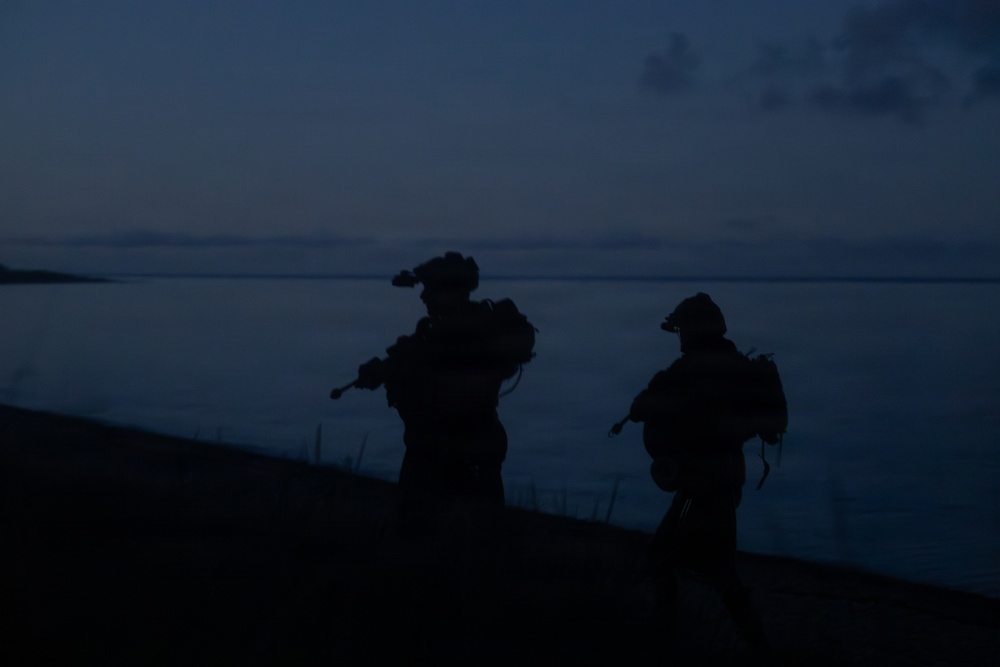 U.S. Force Recon Marines sharpen amphibious raid skills in Estonia