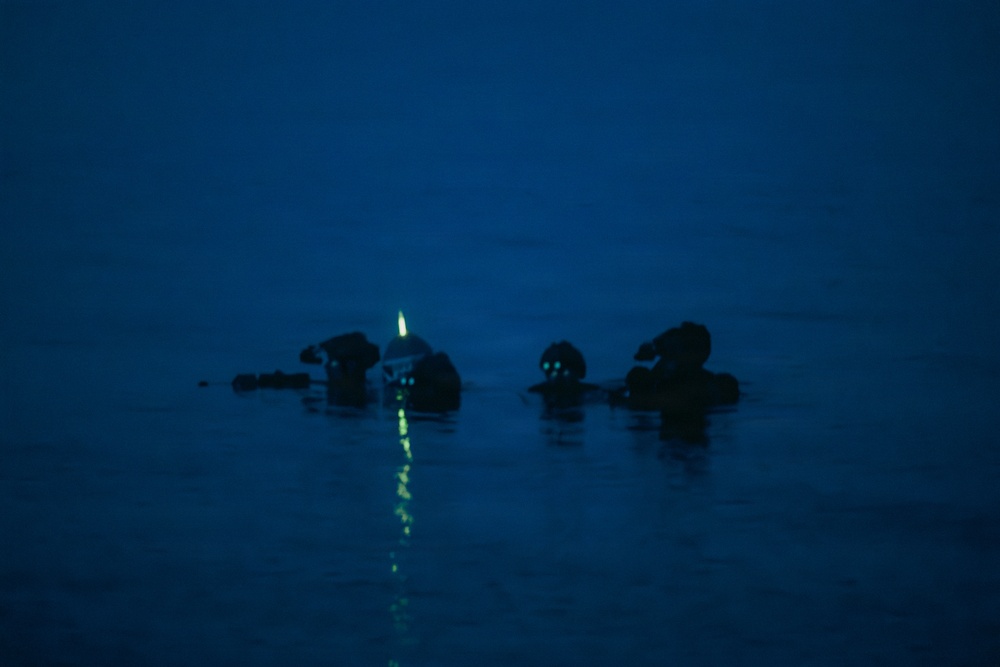 U.S. Force Recon Marines sharpen amphibious raid skills in Estonia