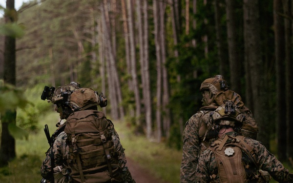 U.S. Force Recon Marines sharpen amphibious raid skills in Estonia