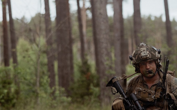 U.S. Force Recon Marines sharpen amphibious raid skills in Estonia
