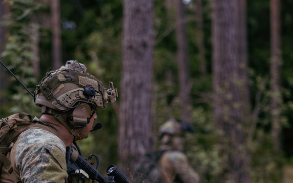 U.S. Force Recon Marines sharpen amphibious raid skills in Estonia