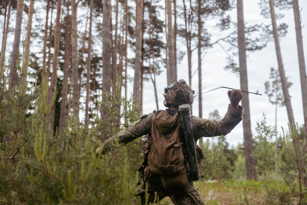U.S. Force Recon Marines sharpen amphibious raid skills in Estonia