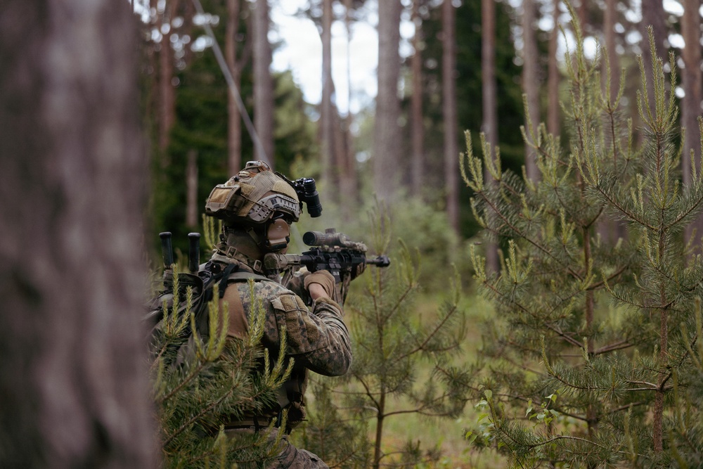 U.S. Force Recon Marines sharpen amphibious raid skills in Estonia