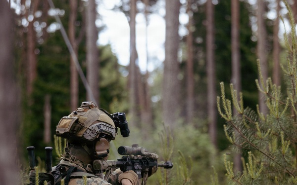 U.S. Force Recon Marines sharpen amphibious raid skills in Estonia