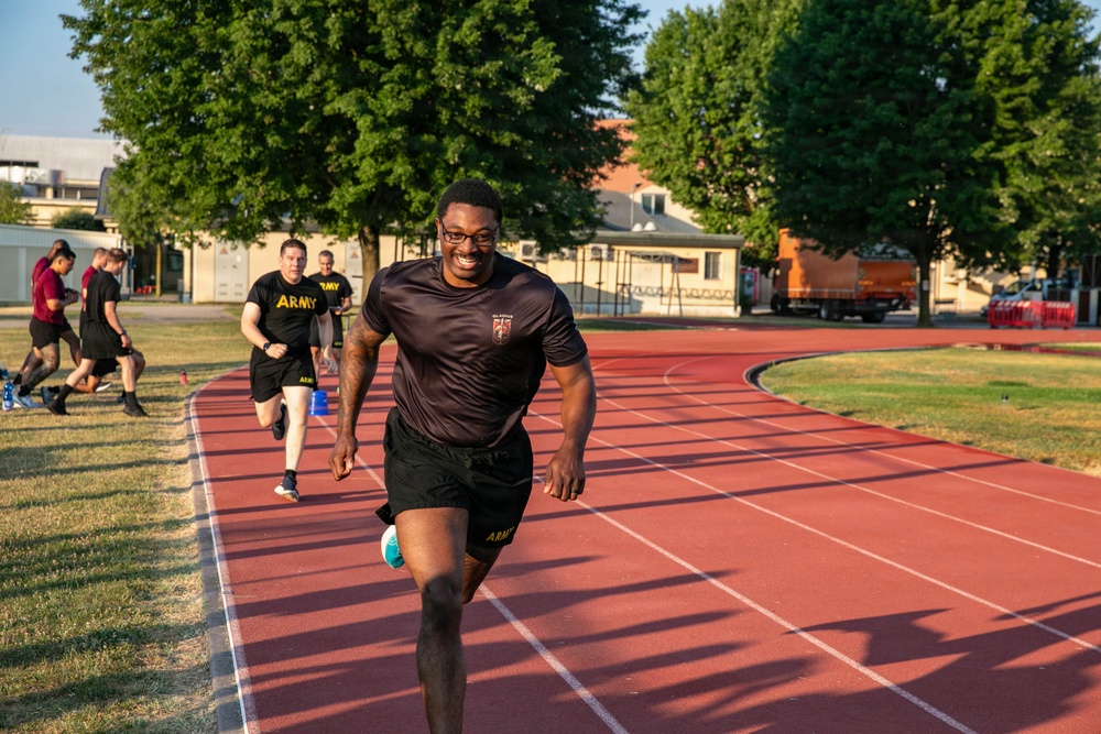 207th Military Intelligence Brigade (Theater) conducts historical World War II Army Ground Forces physical fitness test
