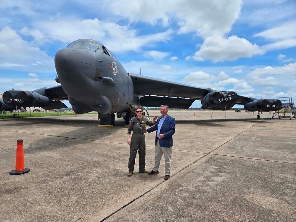 A Legacy Takes Flight| FTU Graduate Creates B-52 WSO Legacy with Father