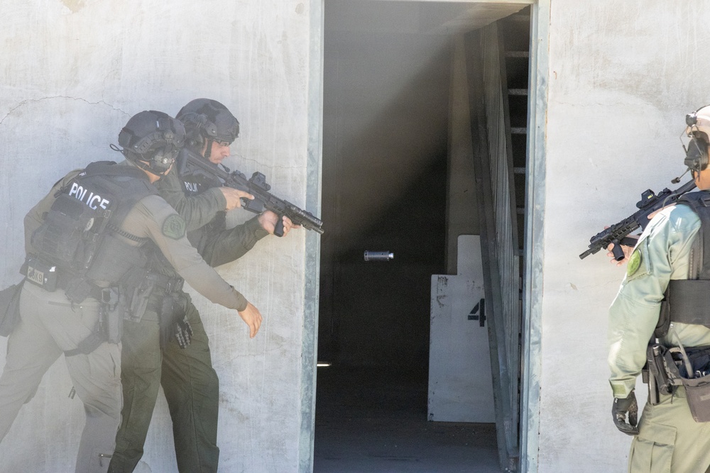 Barstow Police Department officers and MCLB Barstow Special Response Team members conduct hostage response training