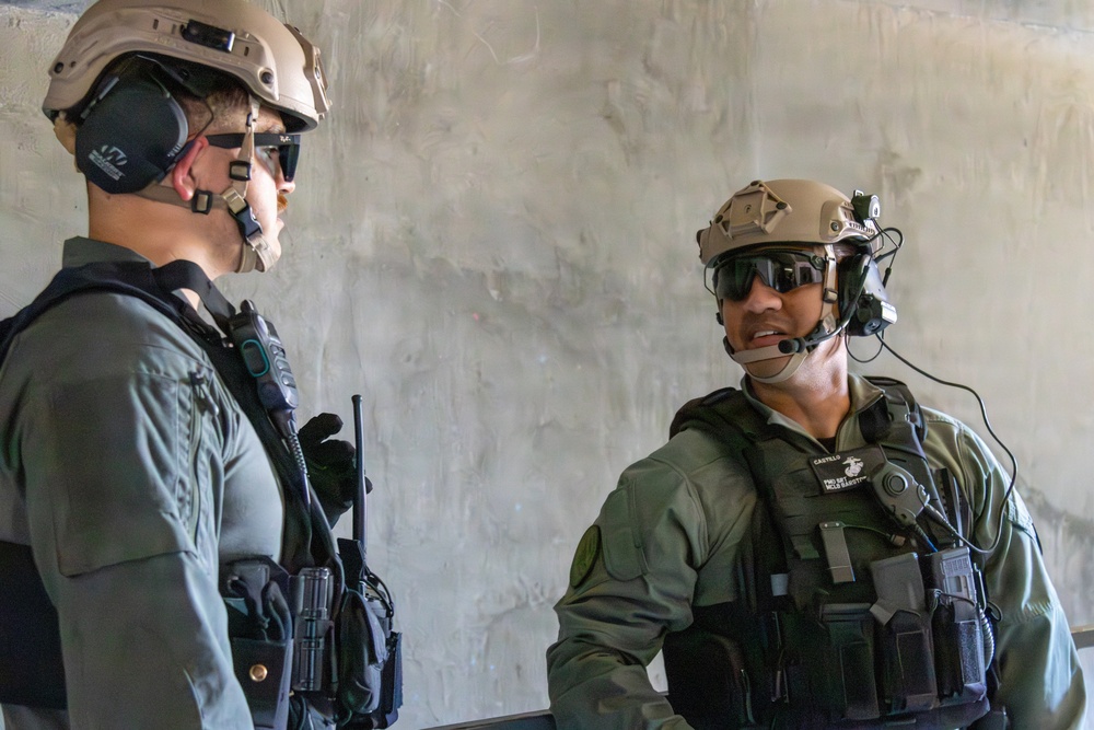 Barstow Police Department officers and MCLB Barstow Special Response Team members conduct hostage response training
