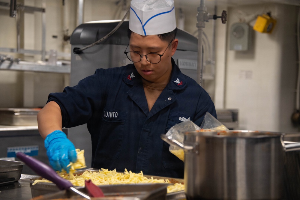 Sailors, Marines Prepare Food Aboard USS Boxer