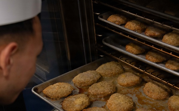 Sailors, Marines Prepare Food Aboard USS Boxer