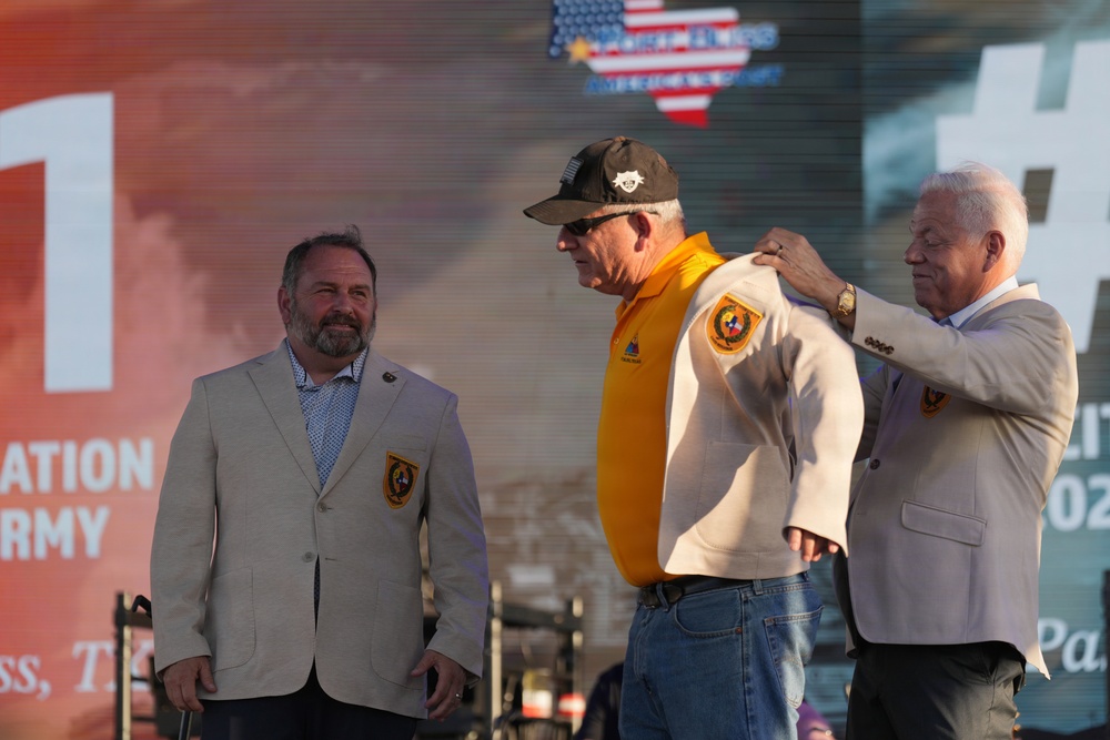 Lance Lehr receives Good Neighbor Award at Fort Bliss