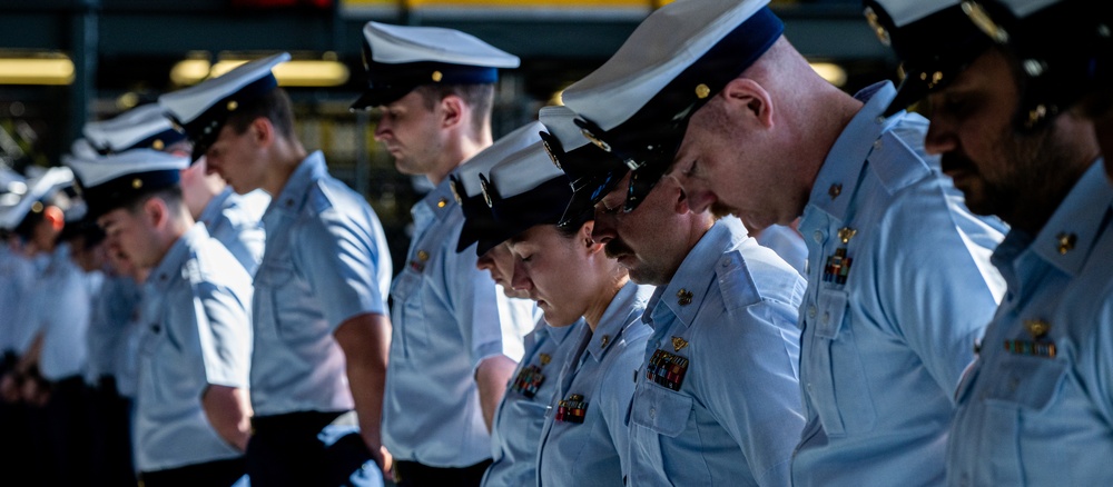 Coast Guard Air Station Kodiak holds change of command ceremony