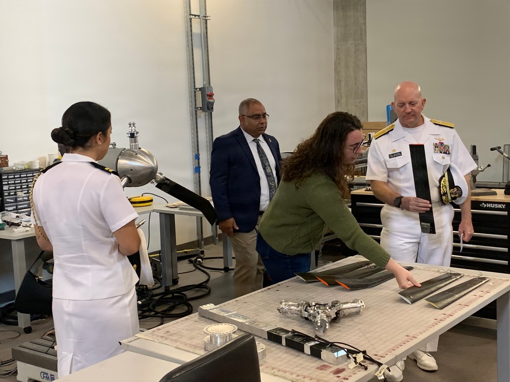 NDW Commandant Visits University of Maryland Aerospace Engineering