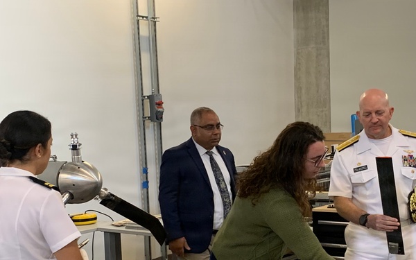 NDW Commandant Visits University of Maryland Aerospace Engineering