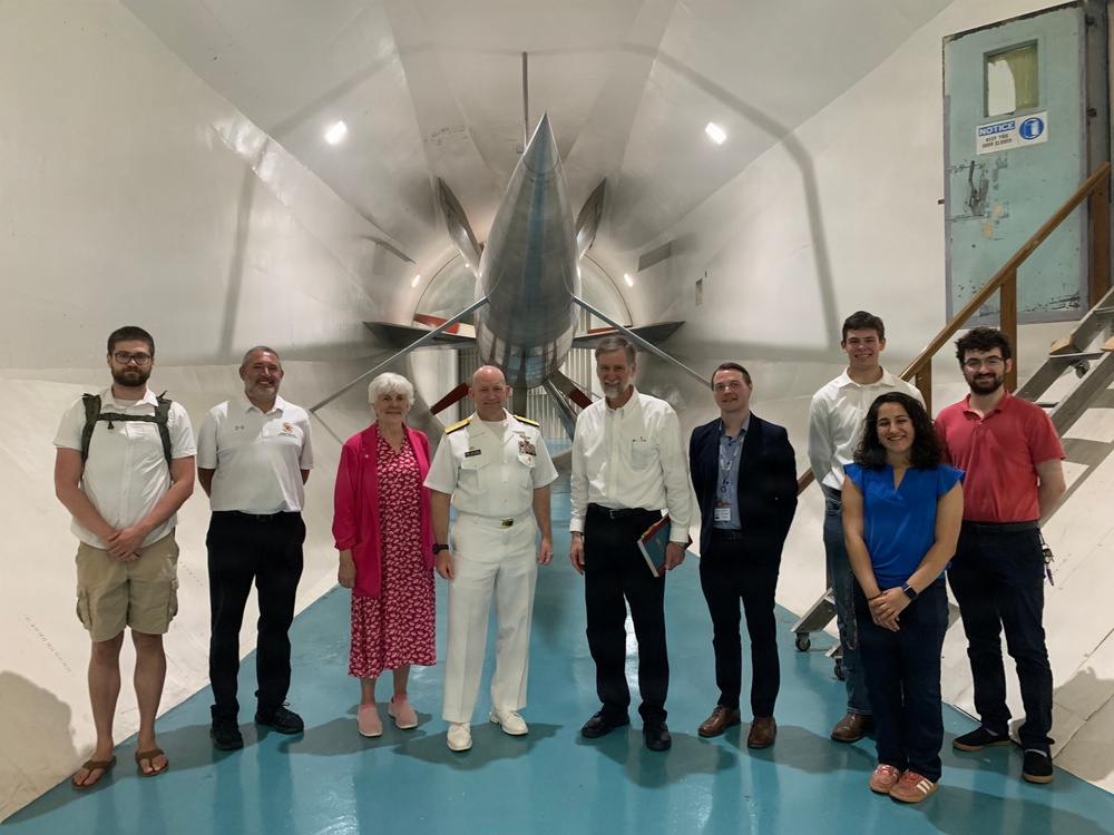 NDW Commandant Visits University of Maryland Aerospace Engineering