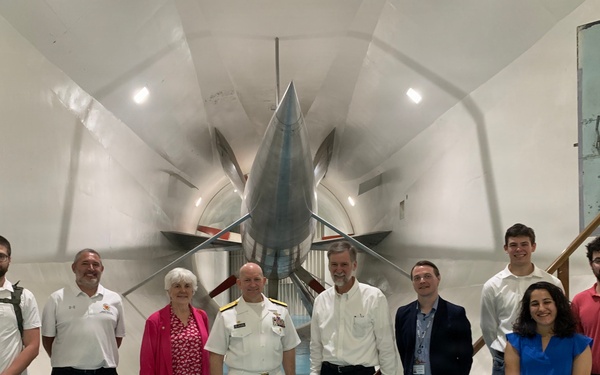 NDW Commandant Visits University of Maryland Aerospace Engineering
