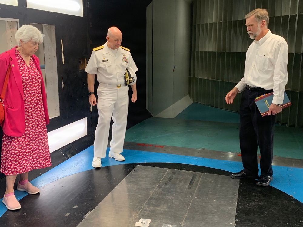 NDW Commandant Visits University of Maryland Aerospace Engineering