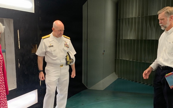 NDW Commandant Visits University of Maryland Aerospace Engineering