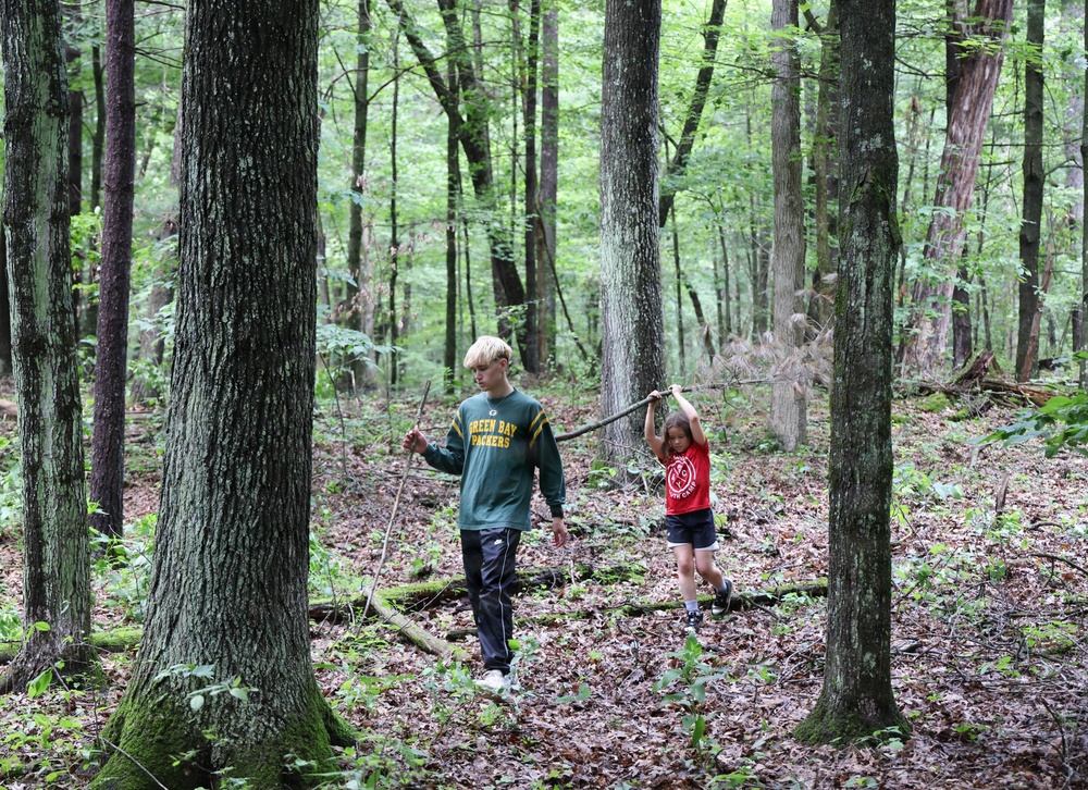 Badger Youth Camp builds bonds among children of Wisconsin Guardsmen