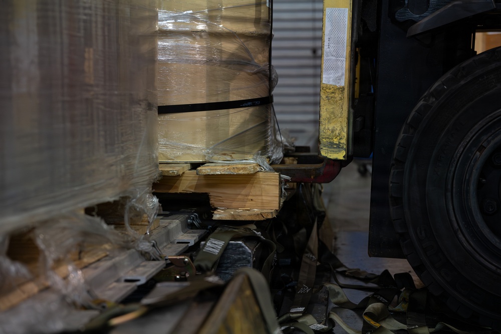 436th APS cargo processors keep cargo moving
