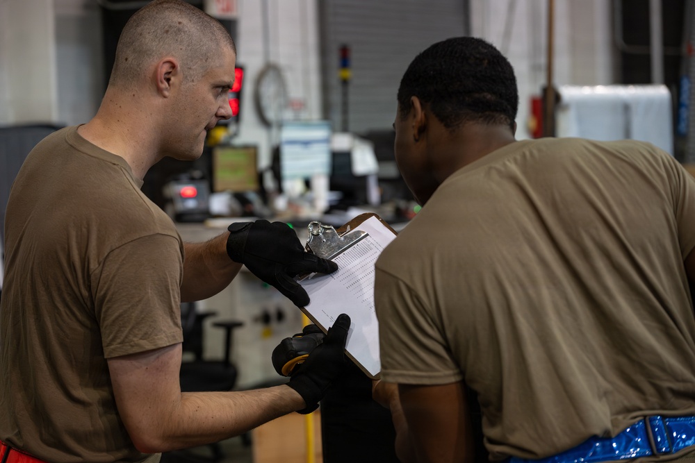 436th APS cargo processors keep cargo moving