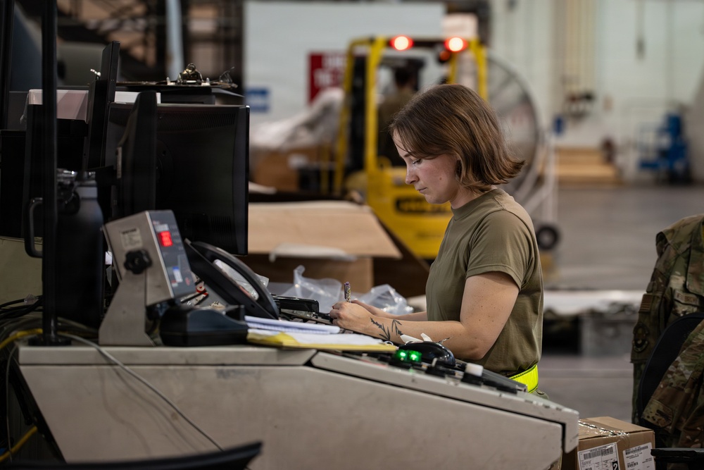 436th APS cargo processors keep cargo moving