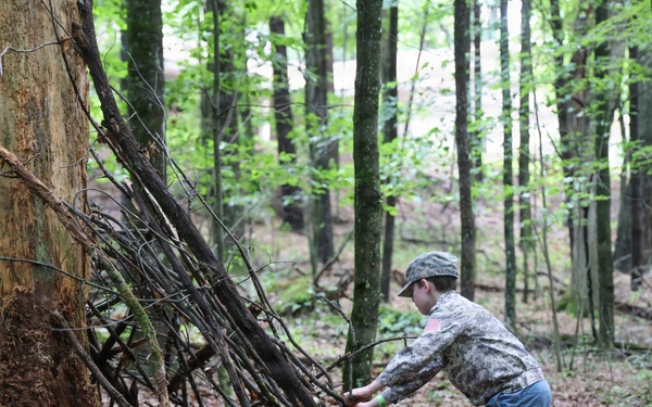 Badger Youth Camp builds bonds among children of Wisconsin Guardsmen