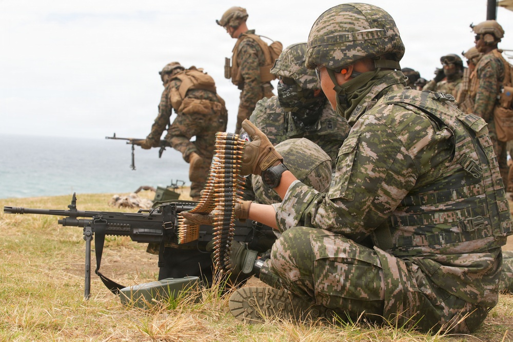 U.S., Republic of Korea Marines conduct live-fire range