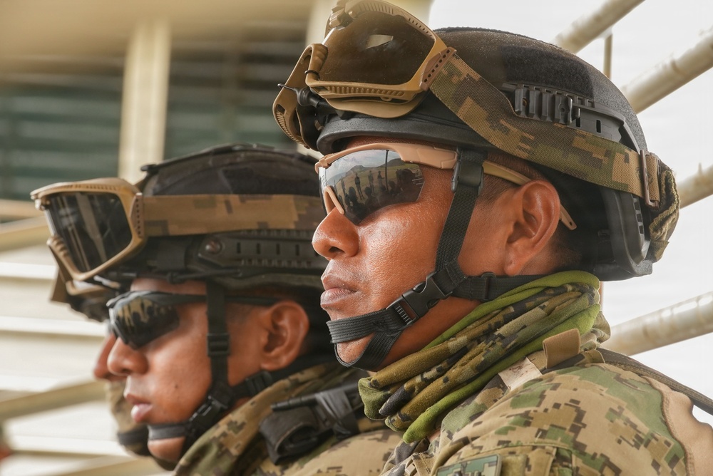 U.S., ROK, Mexican Marines conduct live-fire range