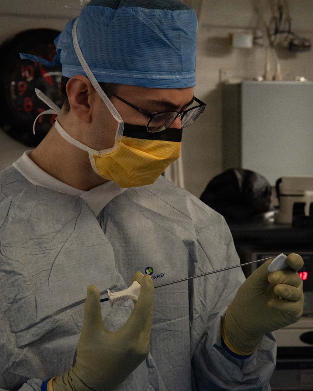 Boxer, FST 3 Sailors Perform Laparoscopic Surgery