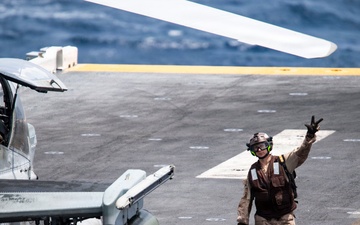 USS Boxer, VMM 163 Conduct Flight Operations