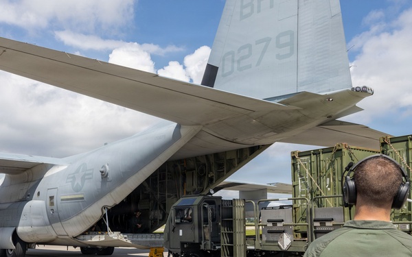 CLC-21 loads equipment in support of disaster assistance for the people of Venezuela