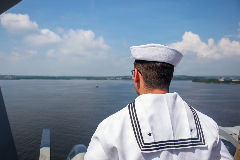 USS Arlington (LPD 24) departs SAIL 250 Maryland &amp; Airshow Baltimore