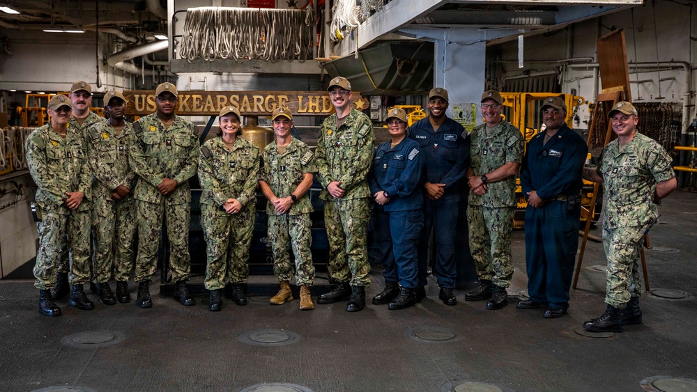 Commander, U.S 2nd Fleet Visits USS Kearsarge (LHD 3)