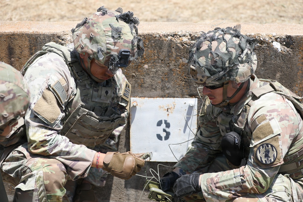 410th Military Police Company Conducts Claymore Mine Training on Fort Hood